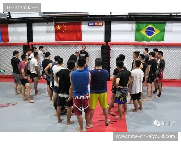 UFC队员密集进行高强度对抗，比赛模拟度提高